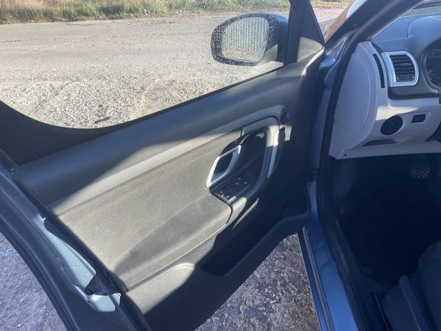 Skoda Roomster 1.6i, 105 кс., автоматик, панорама, парктроник, 142 000 км. реални километри, обслуже - снимка 6