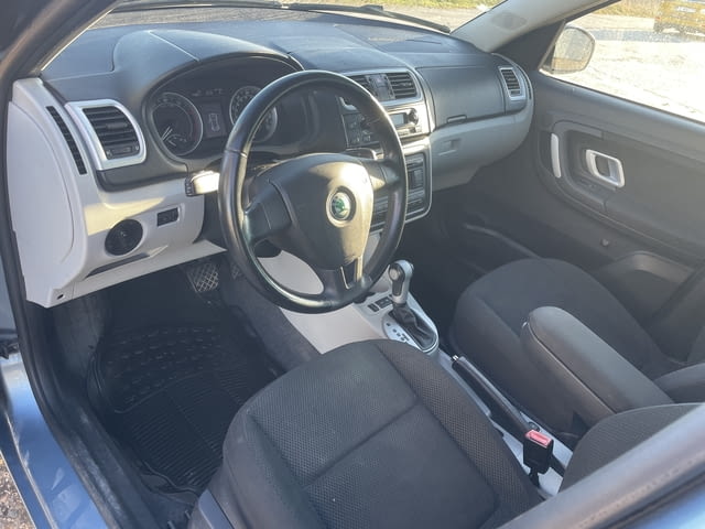 Skoda Roomster 1.6i, 105 кс., автоматик, панорама, парктроник, 142 000 км. реални километри, обслуже - снимка 8