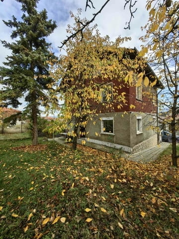 Продавам къща в гр. Перник кв. Ралица 2-floor, Brick, 184 m2 - city of Pernik | Houses & Villas - снимка 1