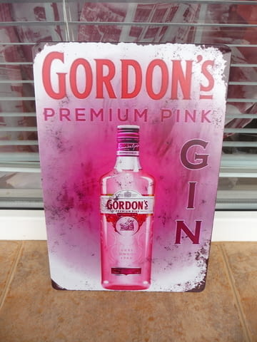 Метална табела джин Gordon's gin pink розов бутилка Гордънс парти купон младежи момичета леко алкохо - снимка 1