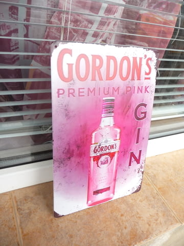 Метална табела джин Gordon's gin pink розов бутилка Гордънс парти купон младежи момичета леко алкохо - снимка 2