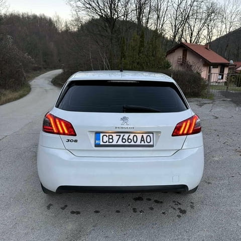 Peugeot 308 1.5BlueHDI - 87000км. 2020г. Дизел, Ръчна, Хечбек - град Троян | Автомобили / Джипове - снимка 7