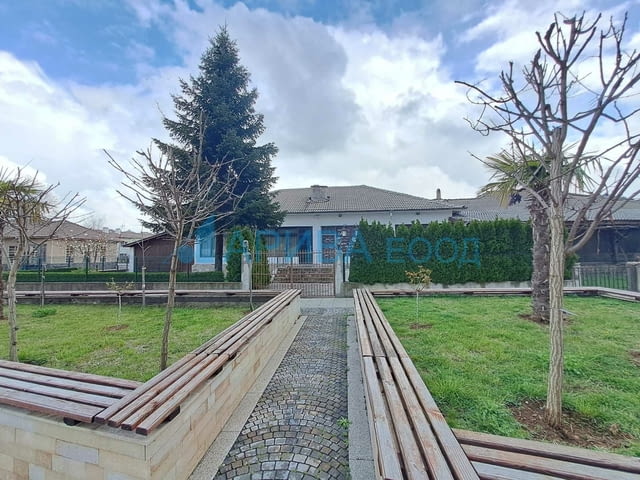 Заведение /ресторант, бистро/ в с. Чакаларово, община Кирково - снимка 1