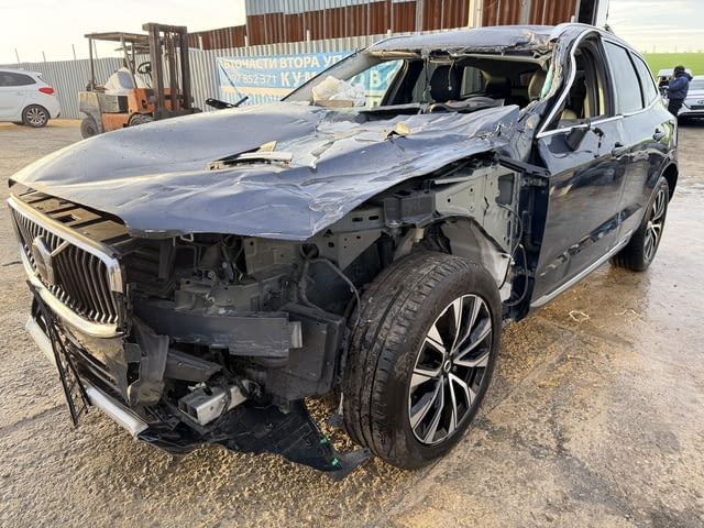 Volvo XC60 2 B5 Mild-Hybrid AWD 2.0 дизел, двигател D420T2, 235 кс., 4x4, автоматик, 2024г., 15 000 - снимка 3