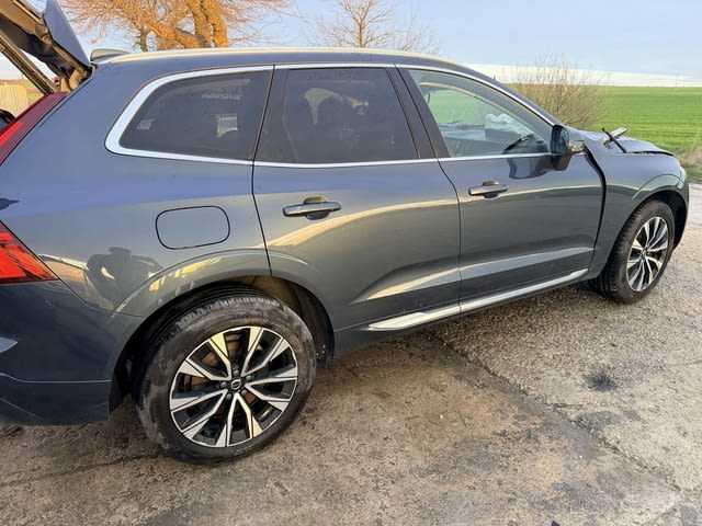 Volvo XC60 2 B5 Mild-Hybrid AWD 2.0 дизел, двигател D420T2, 235 кс., 4x4, автоматик, 2024г., 15 000 - снимка 5