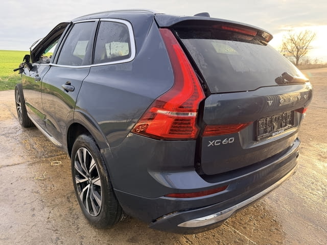 Volvo XC60 2 B5 Mild-Hybrid AWD 2.0 дизел, двигател D420T2, 235 кс., 4x4, автоматик, 2024г., 15 000 - снимка 8