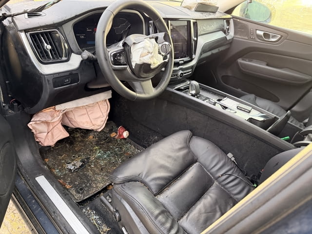 Volvo XC60 2 B5 Mild-Hybrid AWD 2.0 дизел, двигател D420T2, 235 кс., 4x4, автоматик, 2024г., 15 000 - снимка 9