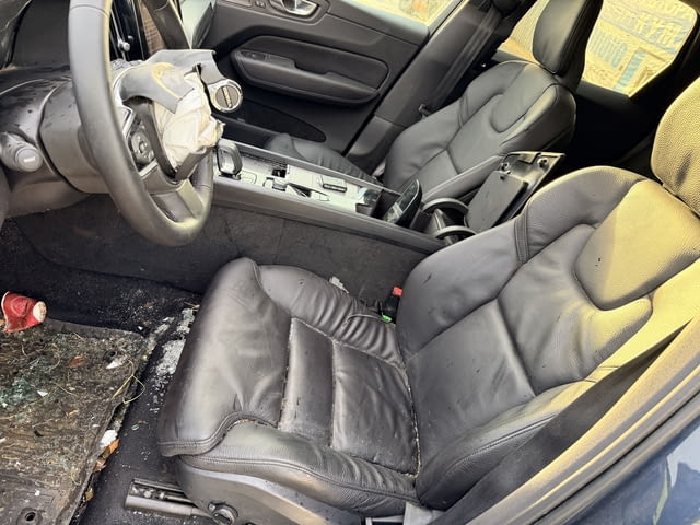 Volvo XC60 2 B5 Mild-Hybrid AWD 2.0 дизел, двигател D420T2, 235 кс., 4x4, автоматик, 2024г., 15 000 - снимка 10