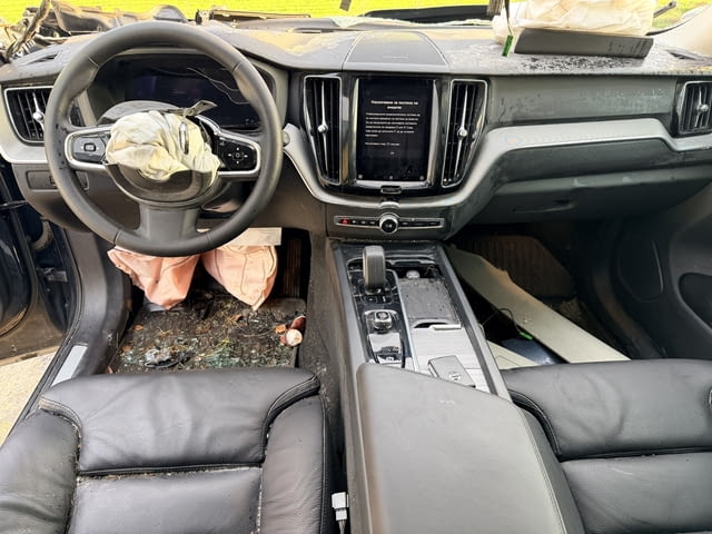 Volvo XC60 2 B5 Mild-Hybrid AWD 2.0 дизел, двигател D420T2, 235 кс., 4x4, автоматик, 2024г., 15 000 - снимка 11