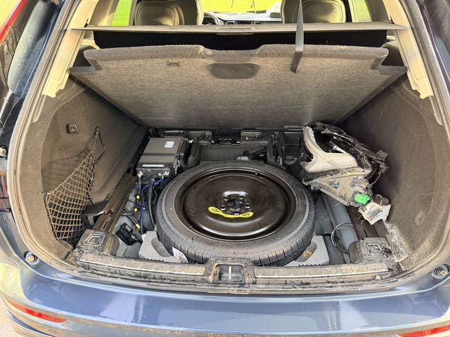 Volvo XC60 2 B5 Mild-Hybrid AWD 2.0 дизел, двигател D420T2, 235 кс., 4x4, автоматик, 2024г., 15 000 - снимка 12