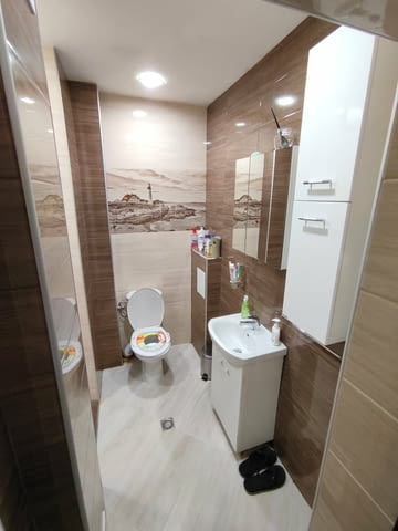 Давам под наем двустаен апартамент преустроен в тристаен в центъра на гр. Перник - снимка 5