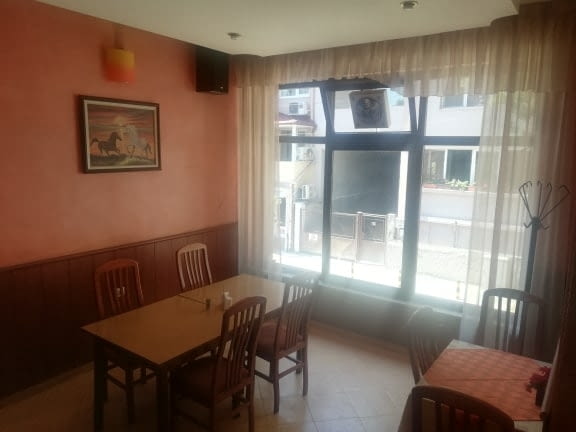 Даваме под наем ресторант в центъра на гр. Пловдив 150 m2, Internet, Air Conditioning, Furnishing, Security System, Phone - city of Plovdiv | Bars - снимка 1