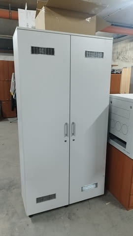 Гардероб с две врати и рафтове - Офис шкаф 100/40/198 с ключалки - снимка 5