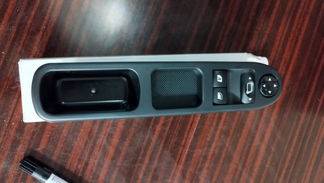 Peugeot 207 (2006 до 2010г.) - Пежо 207 Емблема , стоп, град София | Резервни Части - снимка 3