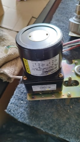 Yokogawa RM-F8A20ZMW602 Реверсивeн ел. двигател и редукция 8R1-Z25W602 - снимка 3