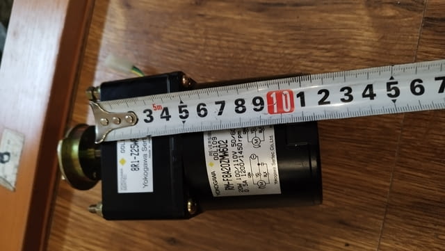 Yokogawa RM-F8A20ZMW602 Реверсивeн ел. двигател и редукция 8R1-Z25W602 - снимка 4