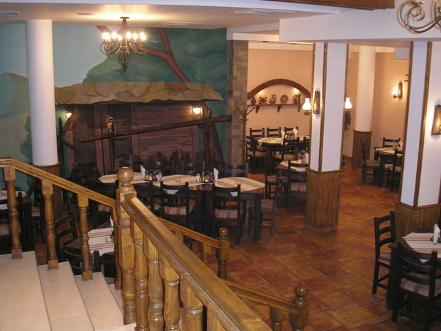 Механа под наем – кв. Любен Каравелов, гр. Хасково 240 m2 - city of Haskovo | Bars - снимка 3