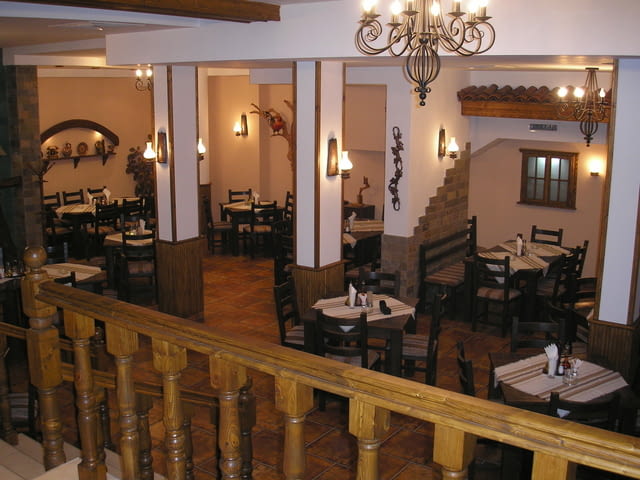 Механа под наем – кв. Любен Каравелов, гр. Хасково 240 m2 - city of Haskovo | Bars - снимка 4