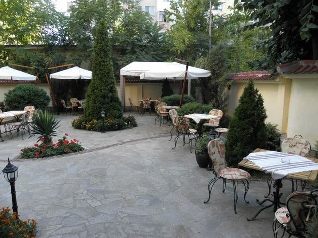 Механа под наем – кв. Любен Каравелов, гр. Хасково 240 m2 - city of Haskovo | Bars - снимка 8