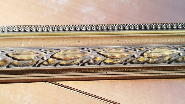 Дървена рамка за картина 88/72 старо злато с орнаменти, град София | Картини - снимка 6