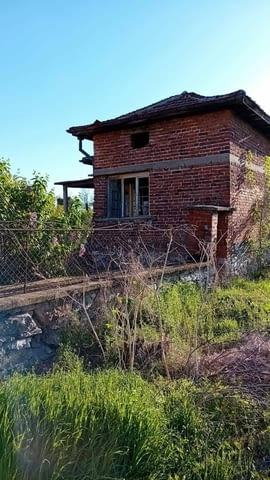 Едноетажна къща с голям двор – с. Златополе, обл.Хасково, village Zlatopolе - снимка 1