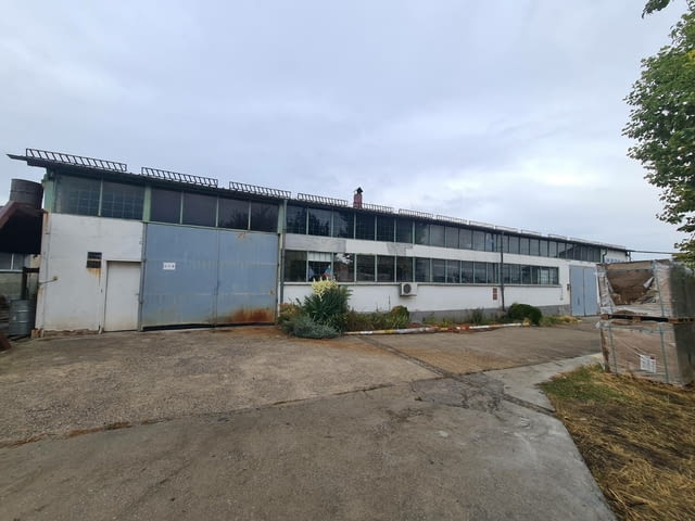 Промишлен имот / производствена сграда - Южна индустриална зона, гр. Хасково - снимка 1