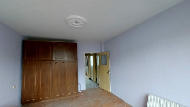 Многостаен просторен апартамент в кв. Овчарски, гр. Хасково, град Хасково - снимка 8