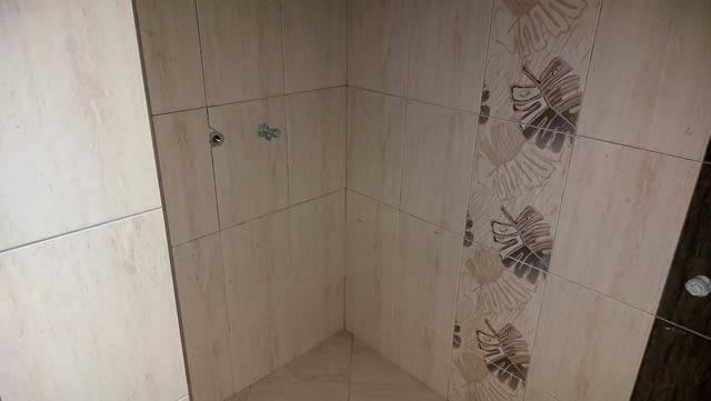 Многостаен просторен апартамент в кв. Овчарски, гр. Хасково, град Хасково - снимка 10