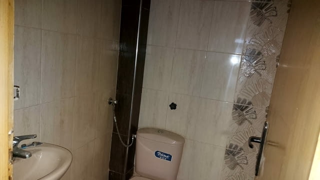 Многостаен просторен апартамент в кв. Овчарски, гр. Хасково, град Хасково - снимка 12