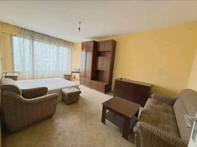 Продавам ДВУСТАЕН апартамент в гр.Пловдив кв.Кючук Париж, city of Plovdiv - снимка 1