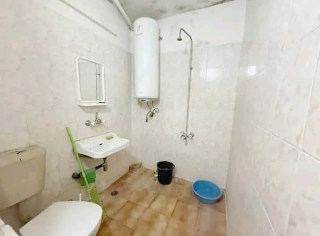 Продавам ДВУСТАЕН апартамент в гр.Пловдив кв.Кючук Париж, city of Plovdiv - снимка 6