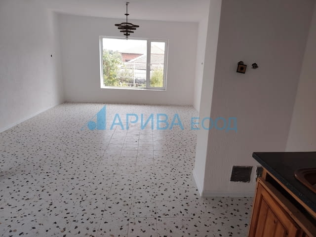 Ремонтирана къща в с. Ябълково, община Димитровград, обл. Хасково - снимка 6