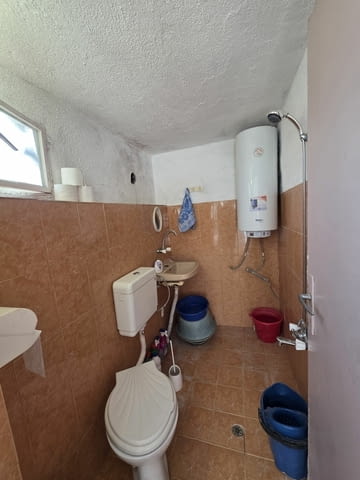 Къща с двор в с. Стамболово, обл.Хасково–спокойствие, пространство - снимка 6