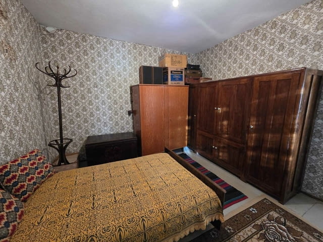 Къща с двор в с. Стамболово, обл.Хасково–спокойствие, пространство - снимка 7