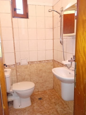 Единична стая за нощувки собствена баня/WC, климатик, СВОБОДНО ПАРКИРАНЕ. - снимка 8