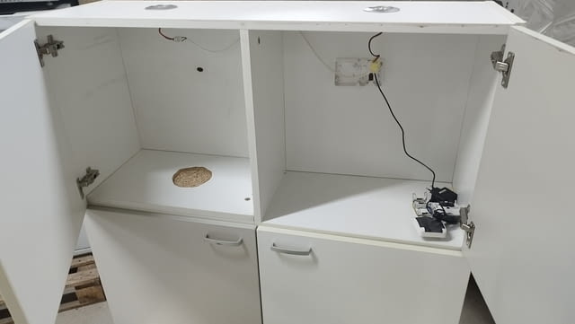 Шкаф за стена 4 врати бяло и сиво с лунички 100/100/35см, град София | Секции / Шкафове - снимка 10