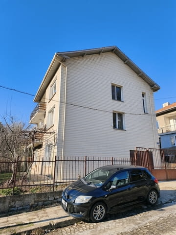 Продавам къща в гр. Перник кв. Клепало 3-етажна, Тухла, 237 м2 - град Перник | Къщи / Вили - снимка 1