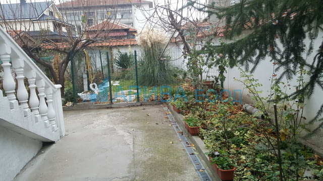 Самостоятелна къща в Хасково, кв. Овчарски, city of Haskovo | Houses & Villas - снимка 2