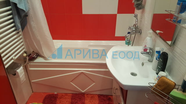 Самостоятелна къща в Хасково, кв. Овчарски, city of Haskovo | Houses & Villas - снимка 10