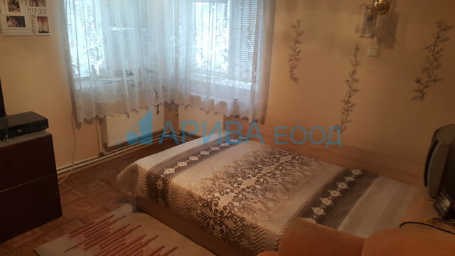 Самостоятелна къща в Хасково, кв. Овчарски, city of Haskovo | Houses & Villas - снимка 12