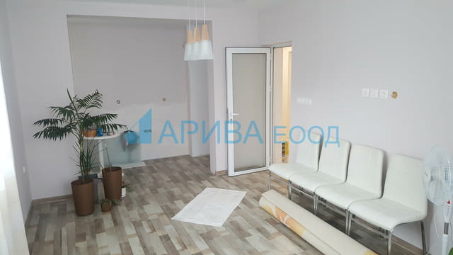 Самостоятелна къща след ремонт в Хасково 2-floor, Brick, 271 m2 - city of Haskovo | Houses & Villas - снимка 1