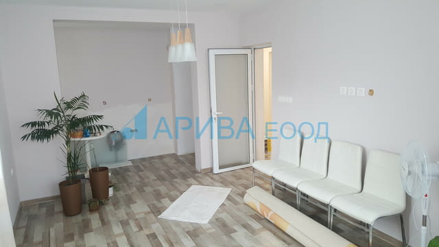 Самостоятелна къща след ремонт в Хасково 2-floor, Brick, 271 m2 - city of Haskovo | Houses & Villas - снимка 7