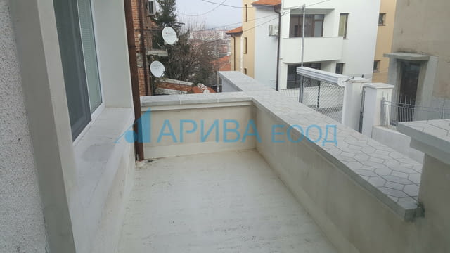 Самостоятелна къща след ремонт в Хасково 2-floor, Brick, 271 m2 - city of Haskovo | Houses & Villas - снимка 8