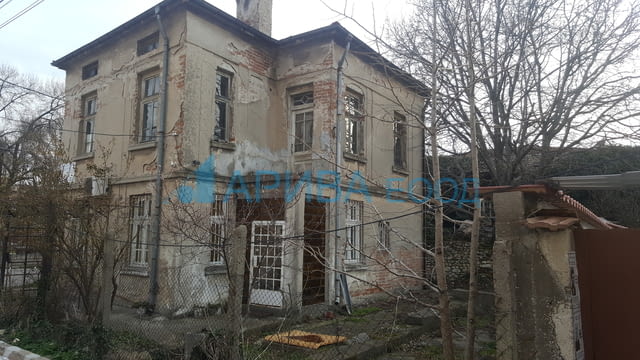 Самостоятелна двуетажна къща с двор в Хасково 2-етажна, Тухла, 142 м2 - град Хасково | Къщи / Вили - снимка 1