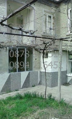 КОДо.23165 Двуетажна тухлена/гредоред къща 160м2 с ограден двор 720м2. Къщата е стабилна, запазена - снимка 2