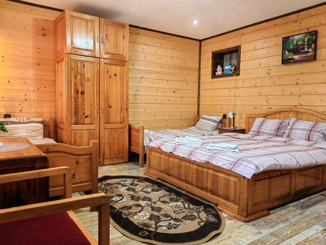 Вила "Райски кът" се намира в най-красивата част на Западните Родопи, в местността Беглика - снимка 4