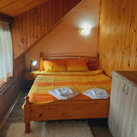 Вила "Райски кът" се намира в най-красивата част на Западните Родопи, в местността Беглика - снимка 6