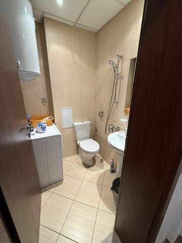 Тристаен апартамент Две спални две бани и тоалетни и две тераси - снимка 4