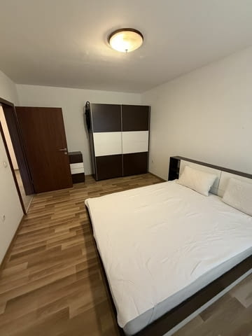 Тристаен апартамент Две спални две бани и тоалетни и две тераси - снимка 6