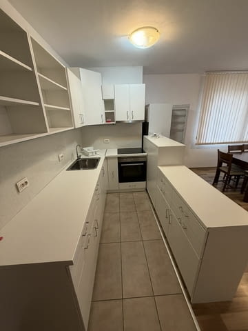 Тристаен апартамент Две спални две бани и тоалетни и две тераси - снимка 8